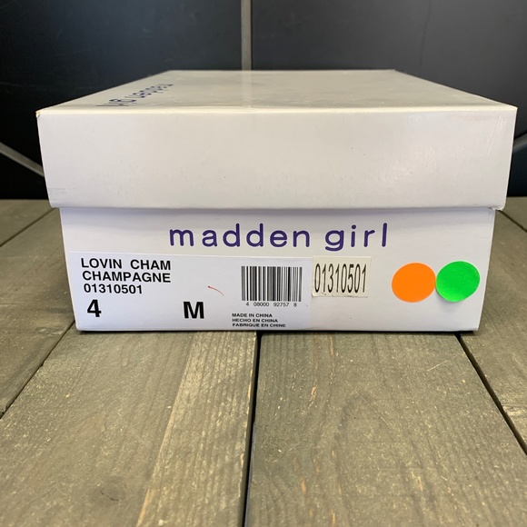 Madden Girl Lovin Champagne Gold Slip Ons Youth - Picture 6 of 6